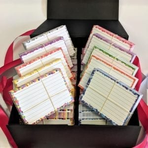 Zwarte cadeaubox confetti pakket 1500 flashcards front